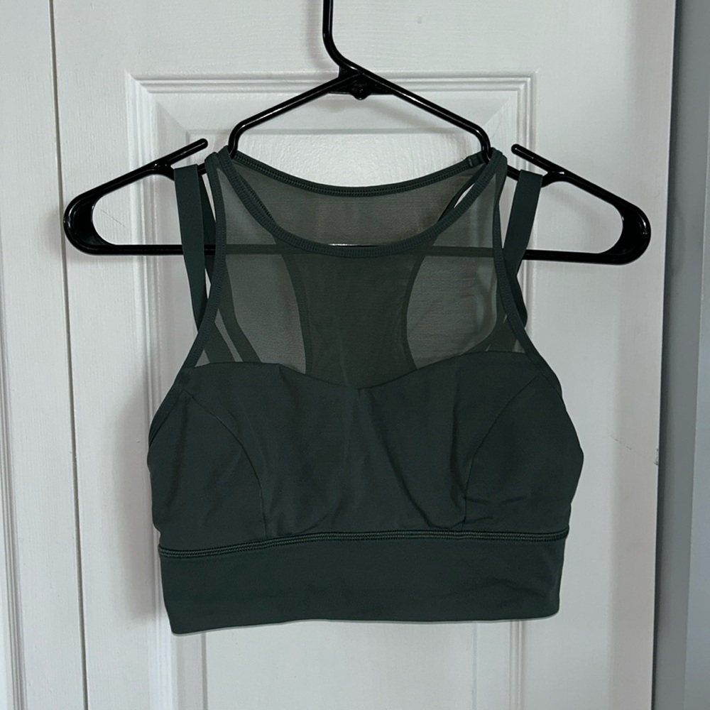 ✨LIKE NEW✨🍋Lululemon Sun Setter Bra, size 6